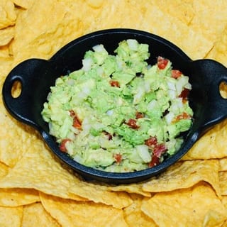 Pint of Guacamole & Chips